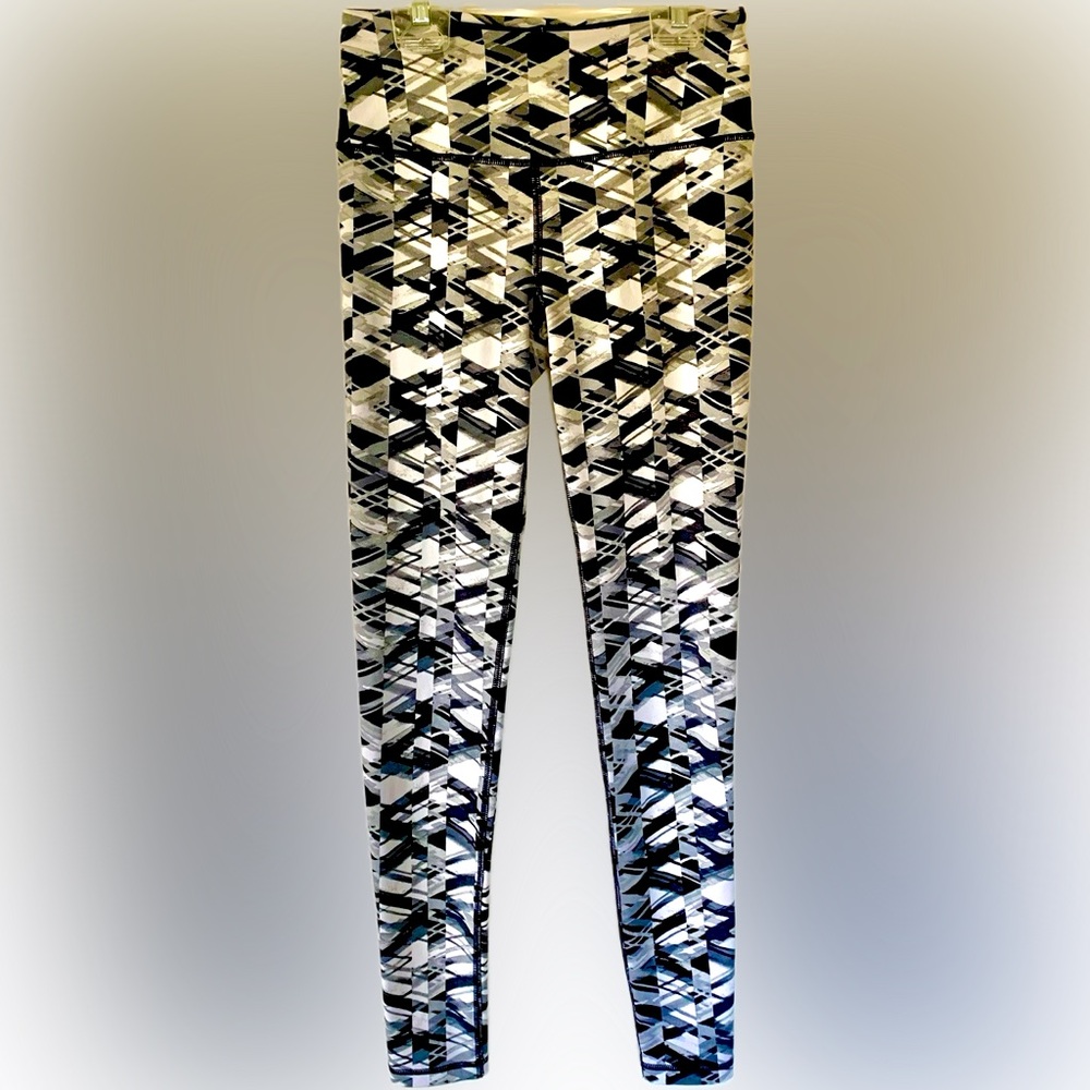 Victoria Sport VSX Knockout Tight Workout Legging Activewear XS Black& White EUC